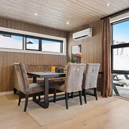 Dom wakacyjny Ski-in-out From The Door Alpine Xc Mountain Views Torvetjørn